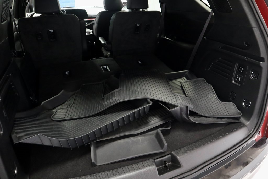 Used 2024 Chevrolet Traverse RS w/ LPO, Floor Liner Package image 16