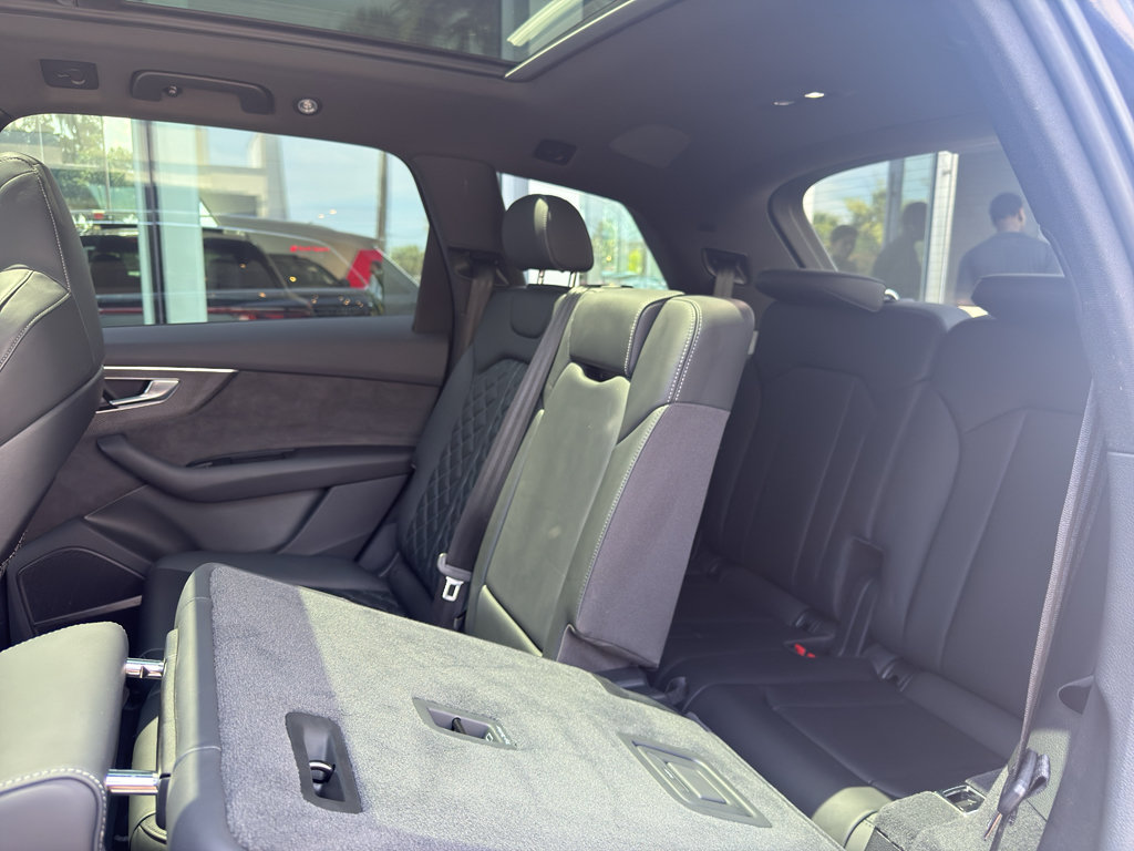Used 2021 Audi SQ7 Premium Plus w/ Driver Assistance Package AWD/4WD image 12