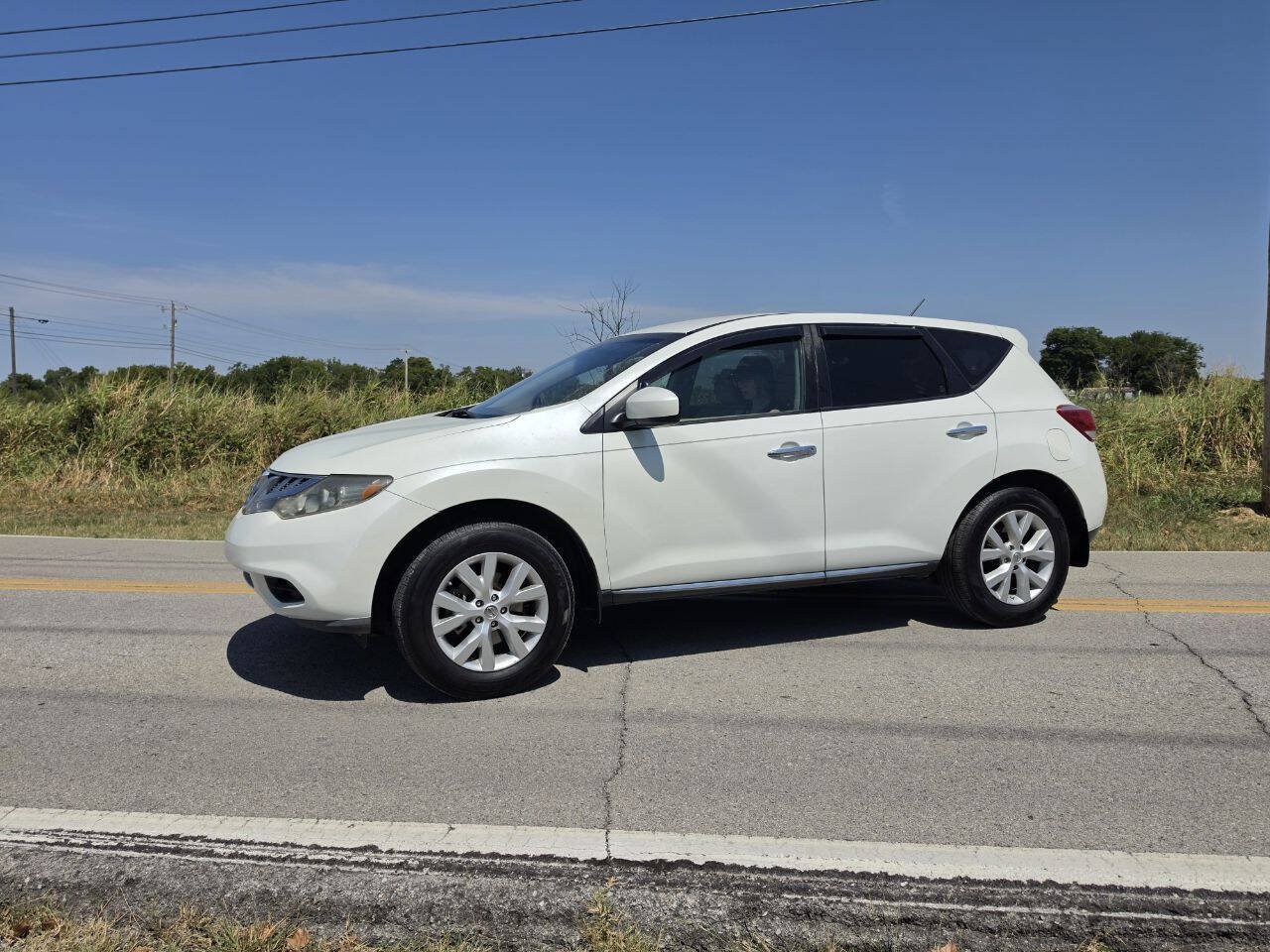 Used 2011 Nissan Murano S FWD image 2