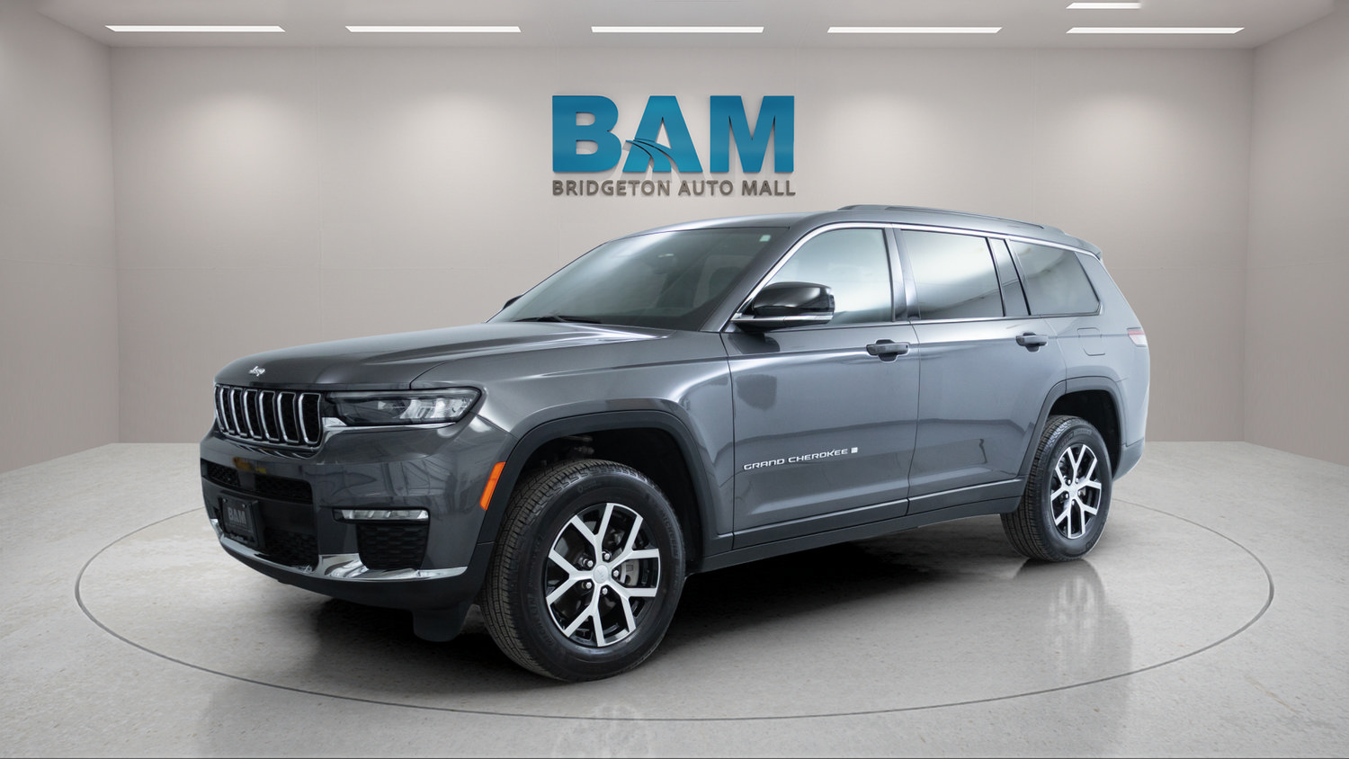 Used 2024 Jeep Grand Cherokee L Limited AWD/4WD image 3