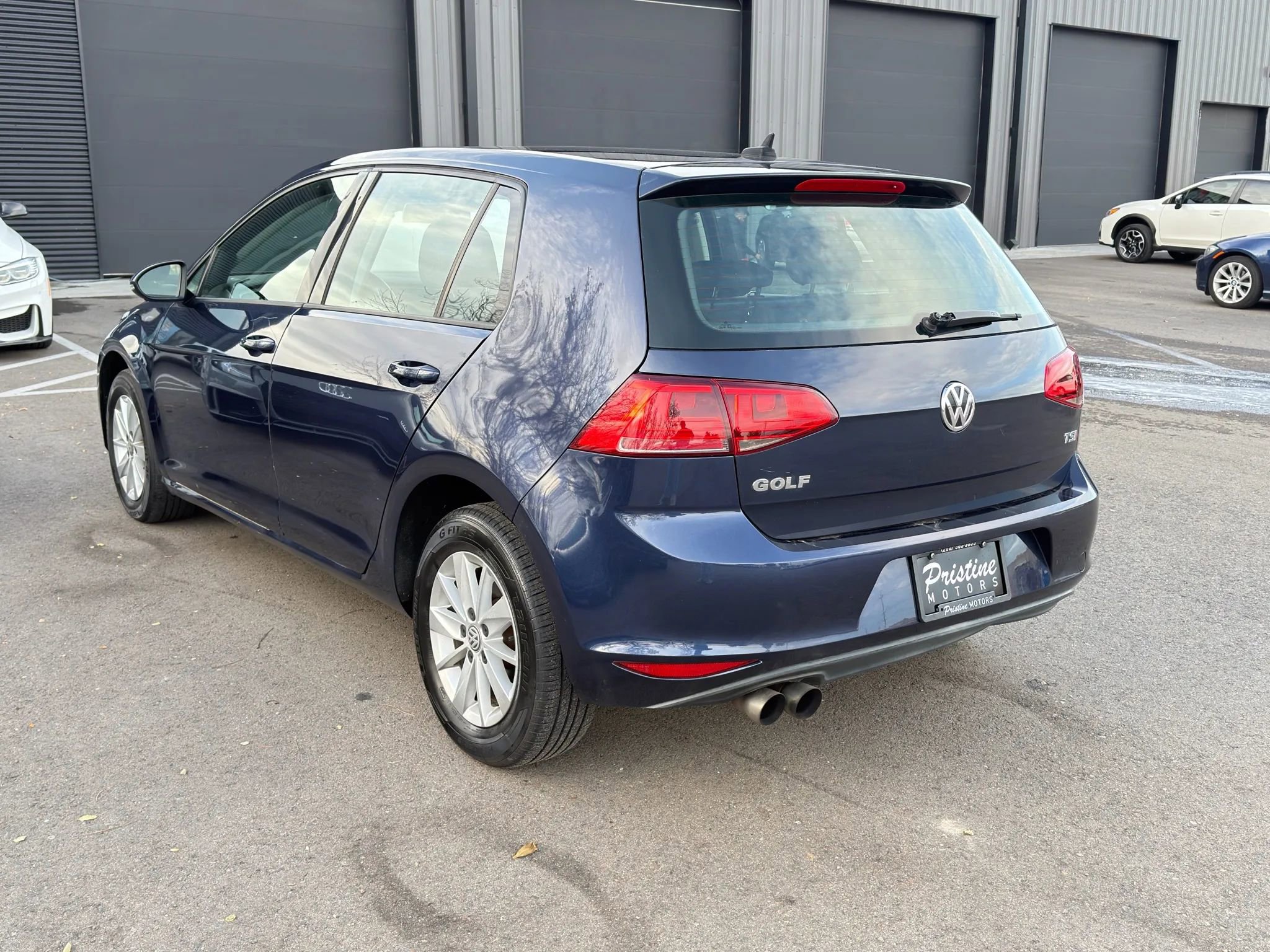 Used 2015 Volkswagen Golf S image 5