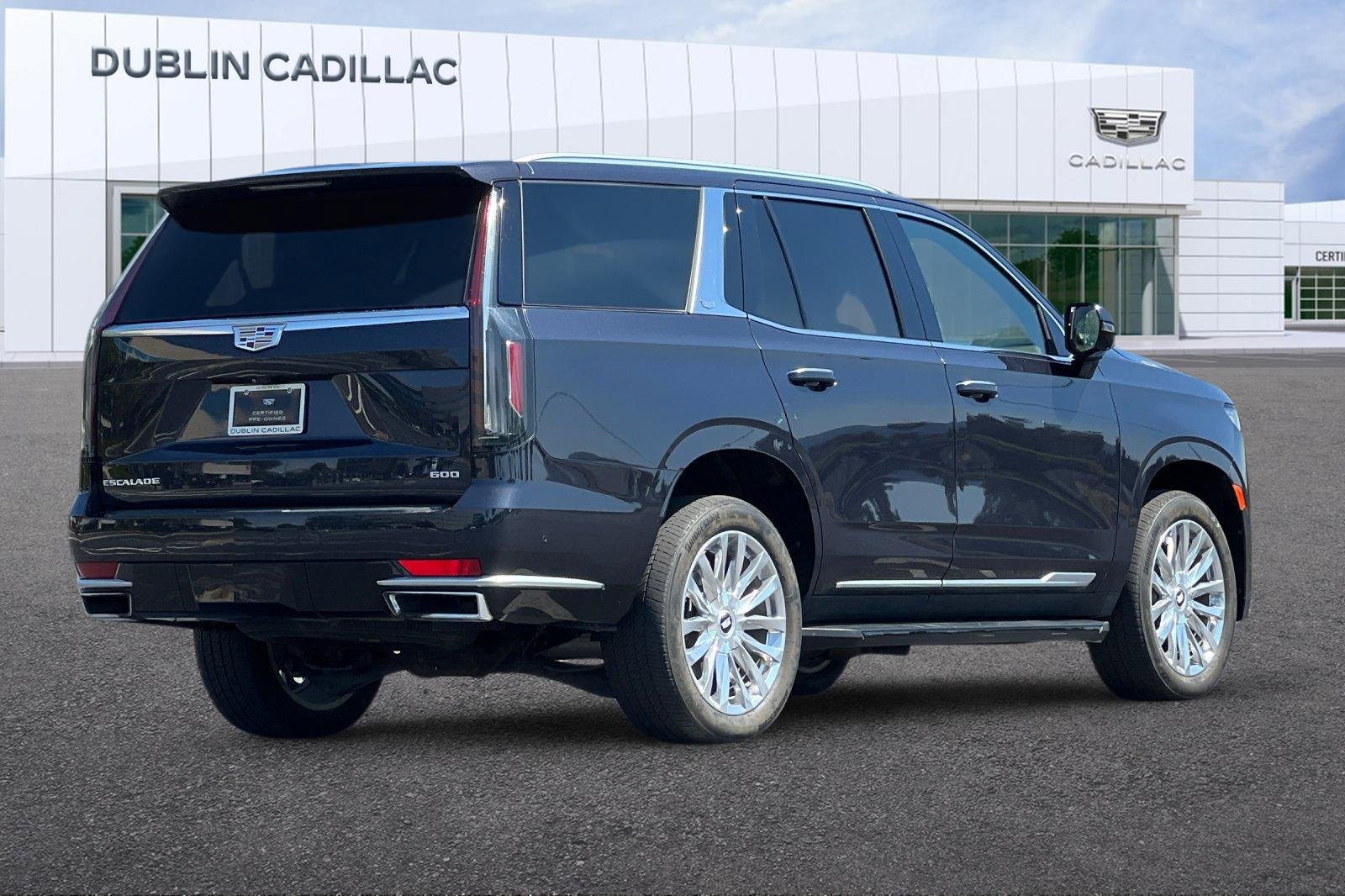 Used 2023 Cadillac Escalade Premium Luxury w/ Performance Package image 4