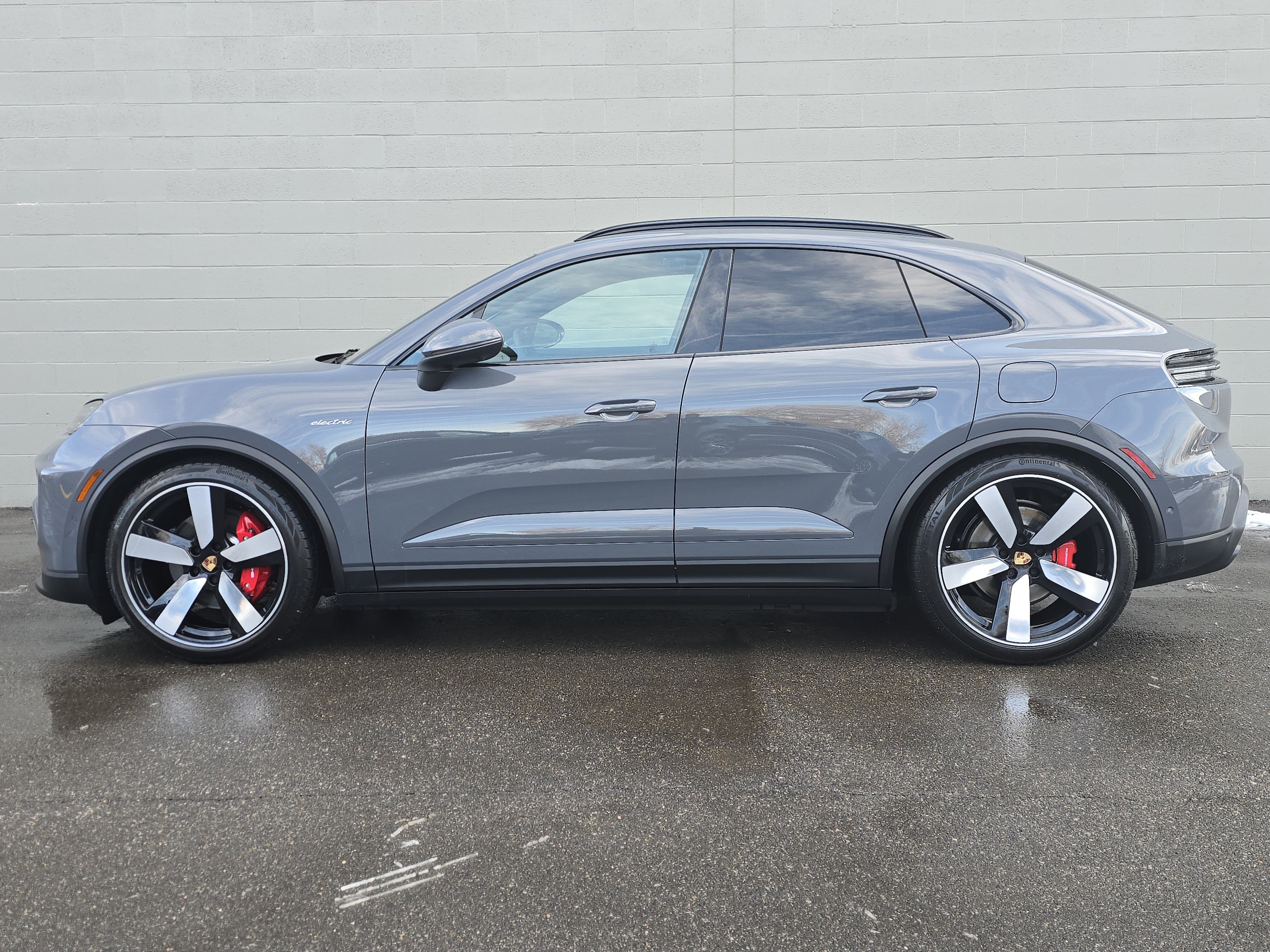 New 2025 Porsche Macan 4S Electric image 2