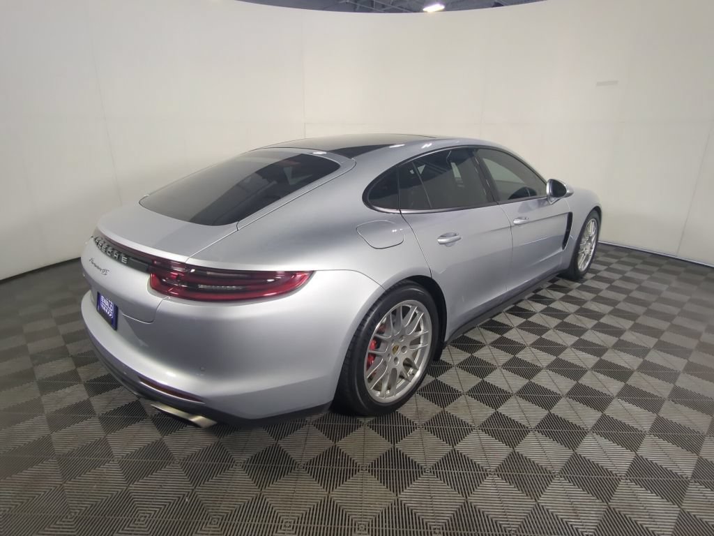 Used 2017 Porsche Panamera 4 AWD/4WD image 8