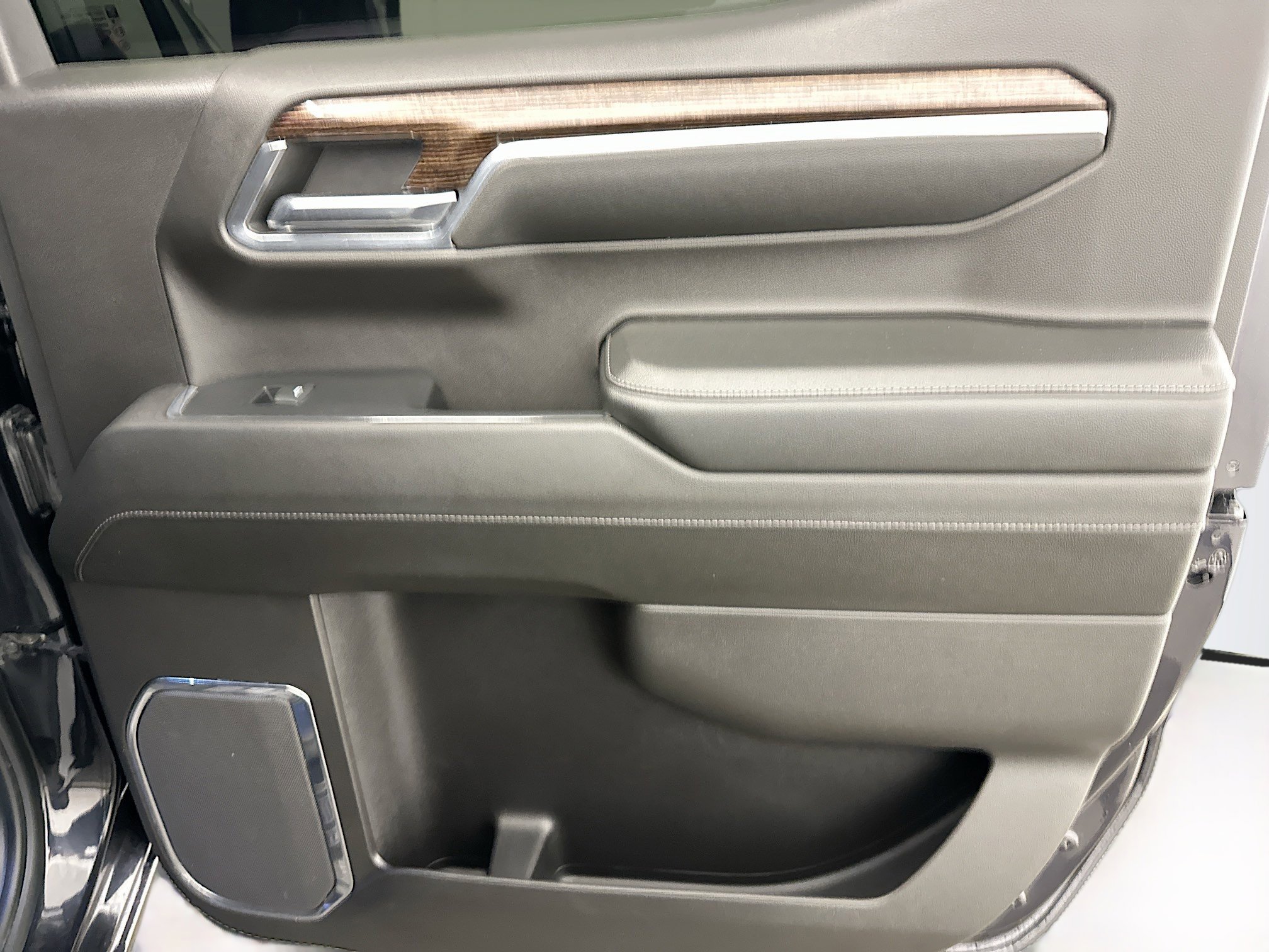 Used 2024 GMC Sierra 1500 Elevation image 31