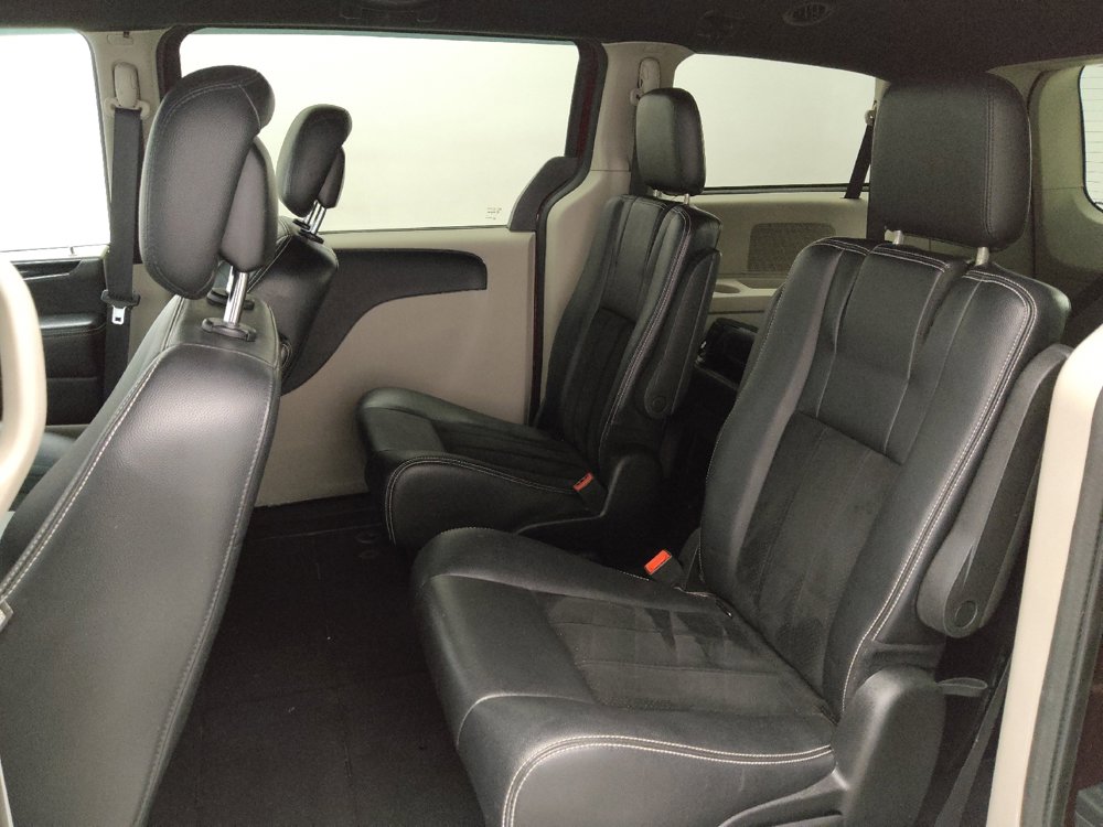 Used 2017 Dodge Grand Caravan SXT image 18