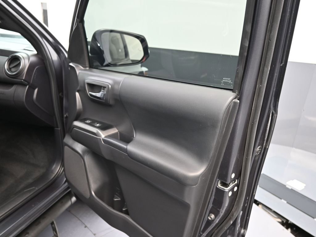 Used 2023 Toyota Tacoma TRD Sport w/ Technology Package image 14