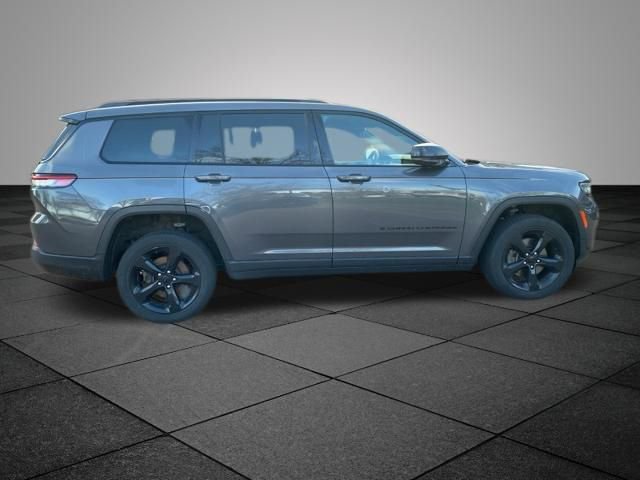 Used 2023 Jeep Grand Cherokee L Laredo AWD/4WD image 15