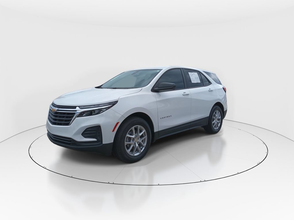 Used 2024 Chevrolet Equinox LS FWD image 4