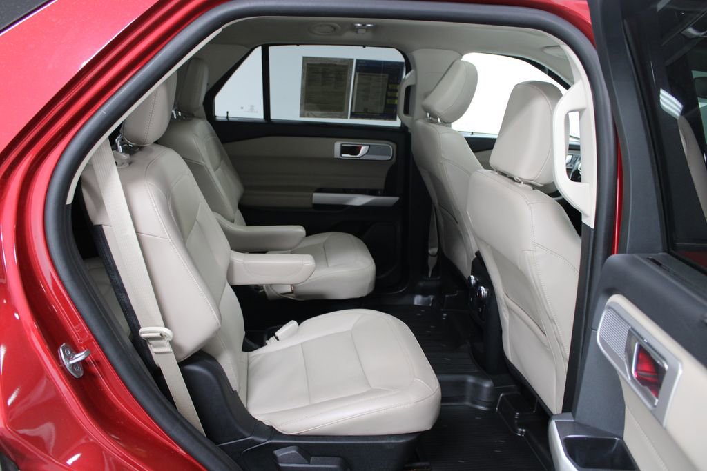 Used 2021 Ford Explorer Limited w/ Equipment Group 301A image 33