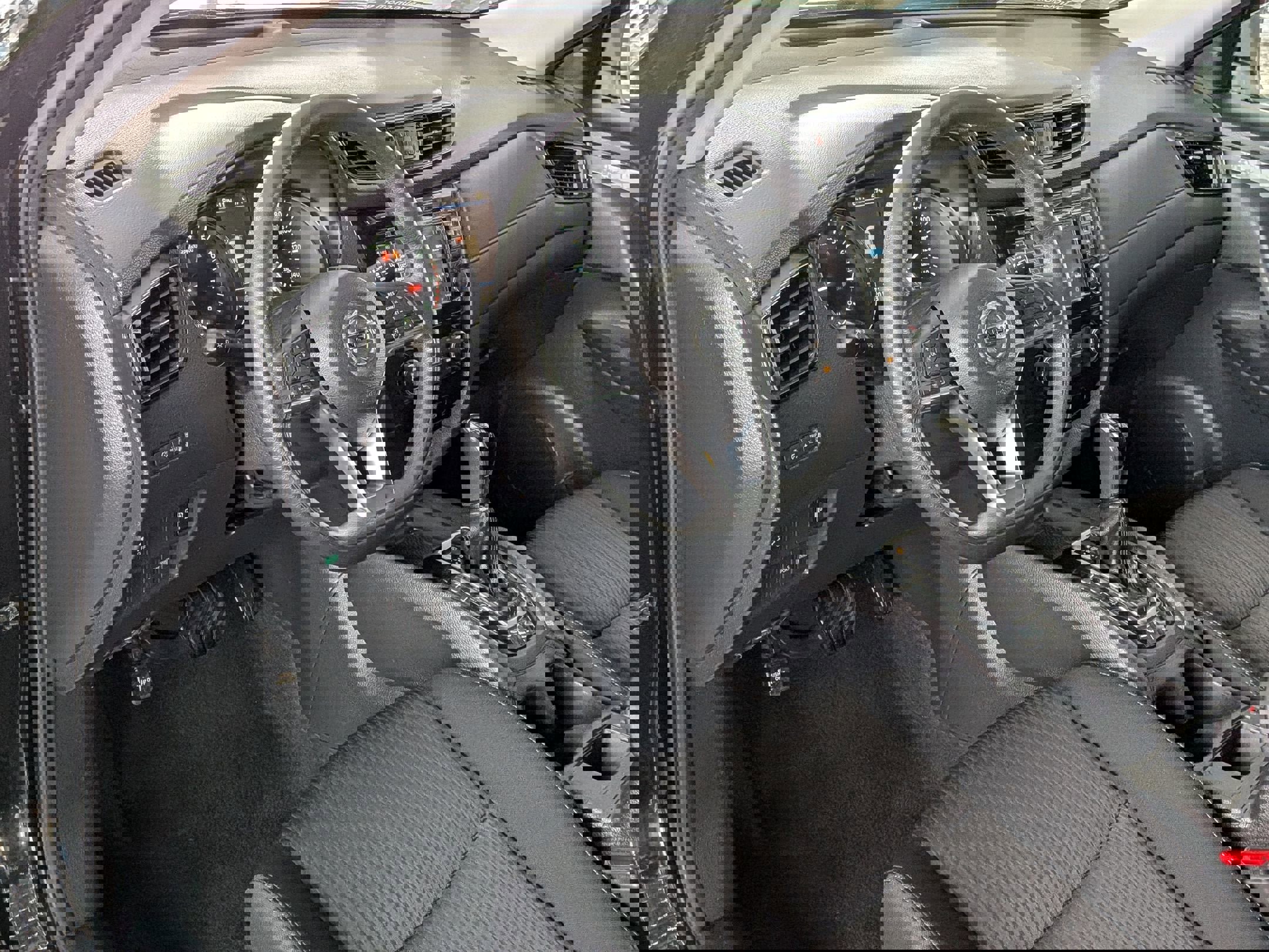 Used 2018 Nissan Rogue S image 13