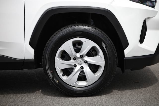 Used 2024 Toyota RAV4 LE AWD/4WD image 11