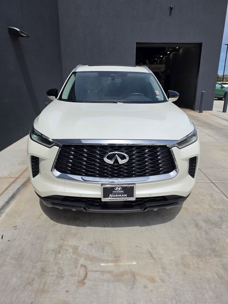 Used 2024 INFINITI QX60 Luxe AWD/4WD image 2
