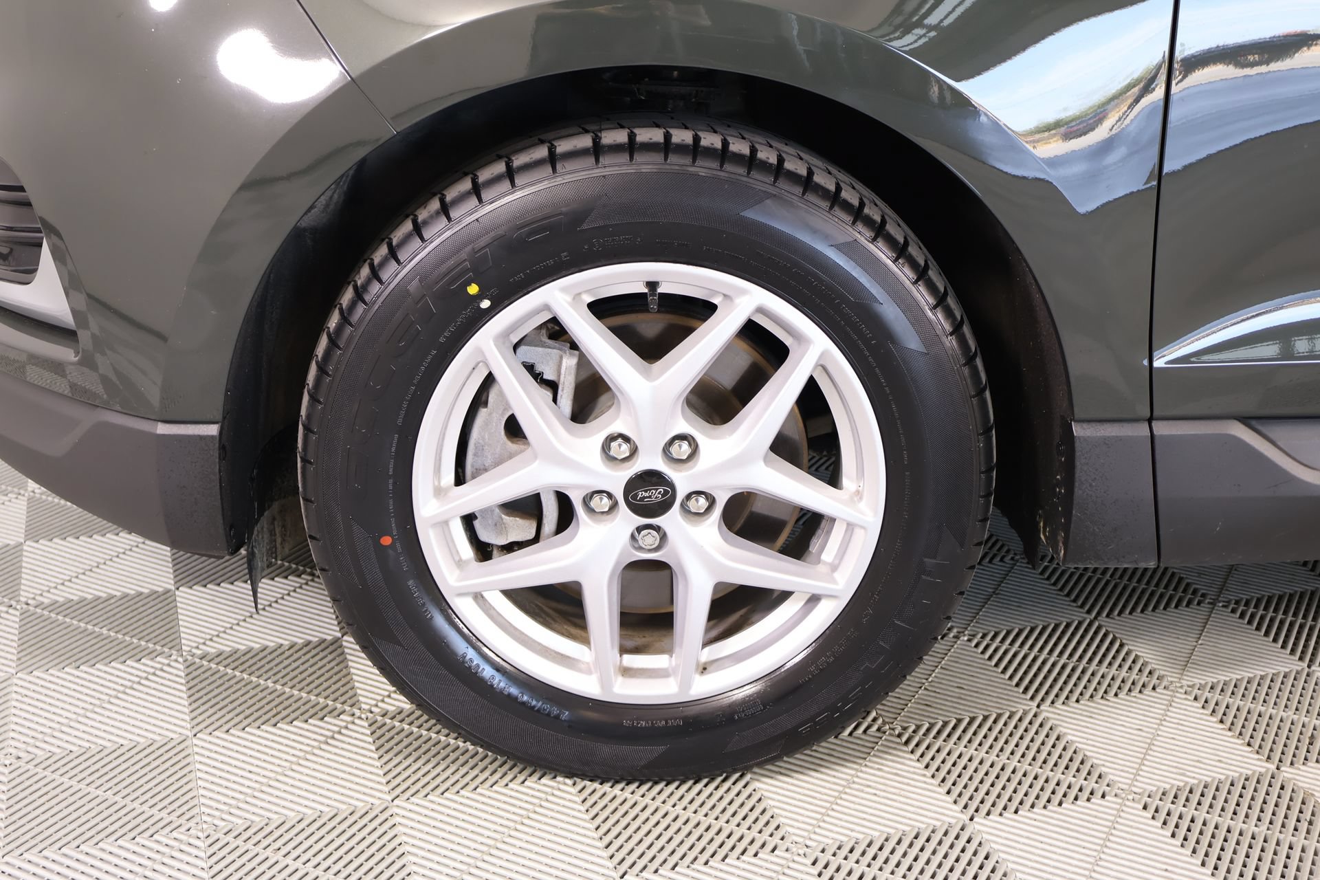 Used 2023 Ford Edge SEL AWD/4WD image 17