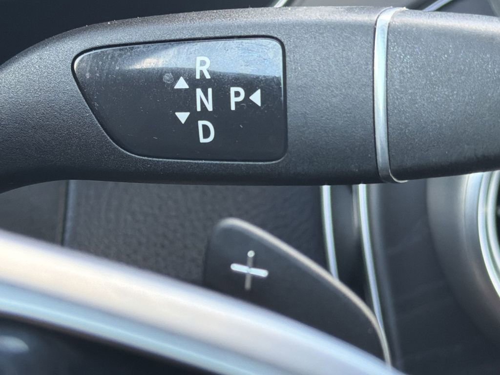 Used 2021 Mercedes-Benz GLC 300 4MATIC image 22