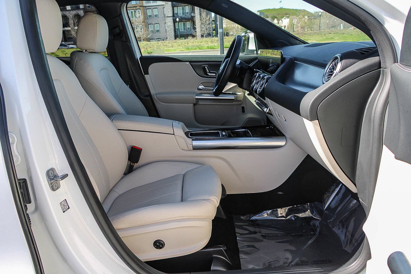 Certified 2025 Mercedes-Benz GLA 250 image 17