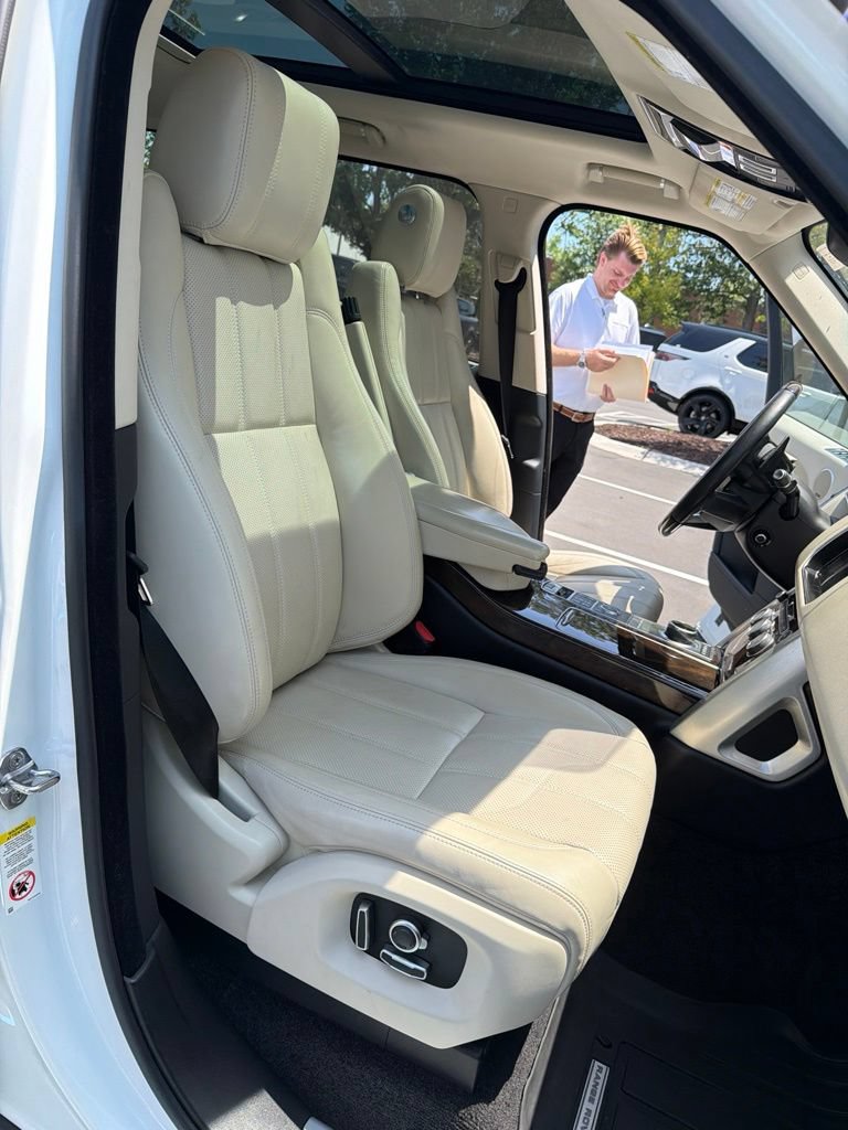 Used 2017 Land Rover Range Rover HSE AWD/4WD image 16