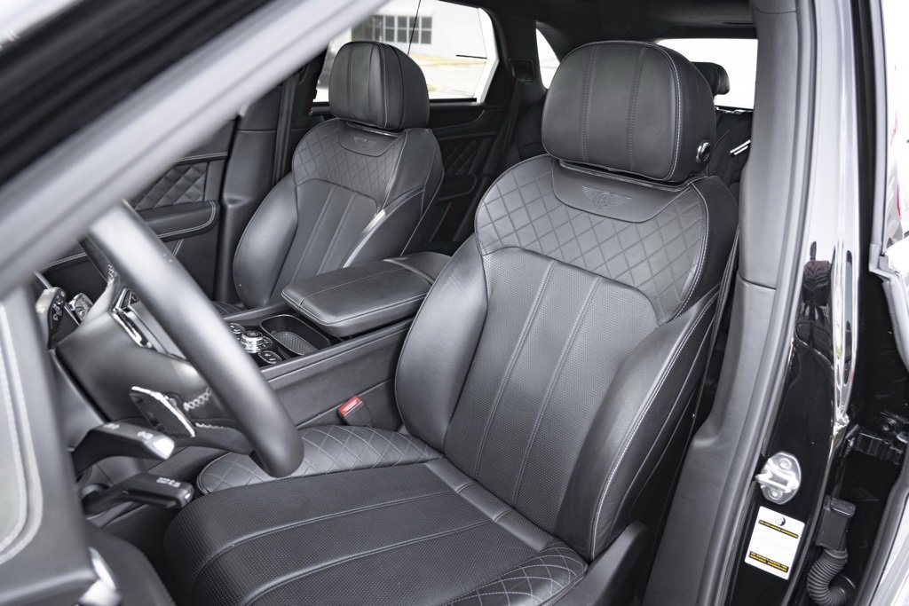 Used 2018 Bentley Bentayga image 12