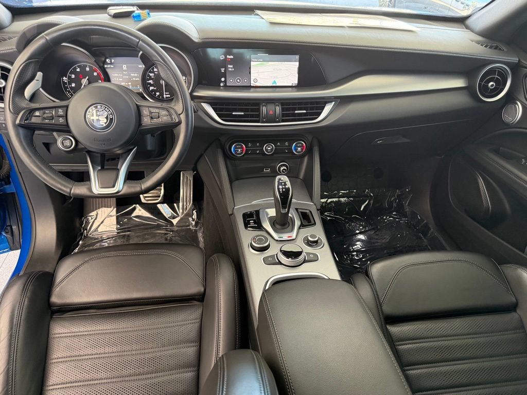 Used 2023 Alfa Romeo Stelvio Veloce AWD/4WD image 15
