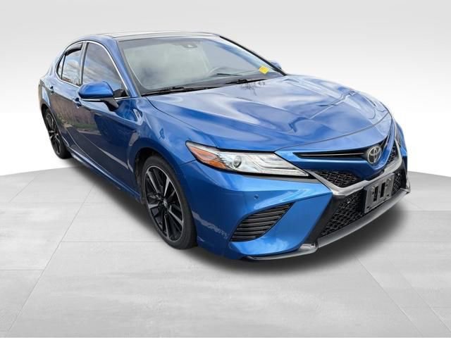 Used 2018 Toyota Camry XSE FWD image 1