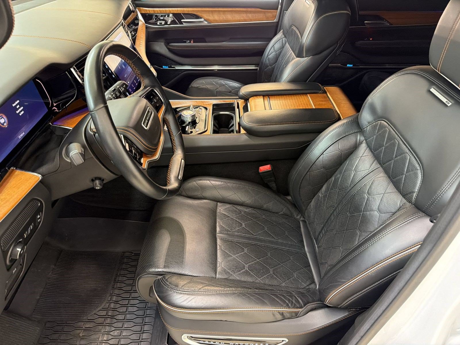 Used 2022 Jeep Grand Wagoneer Series III w/ Rear Seat Video Group 1 AWD/4WD image 5