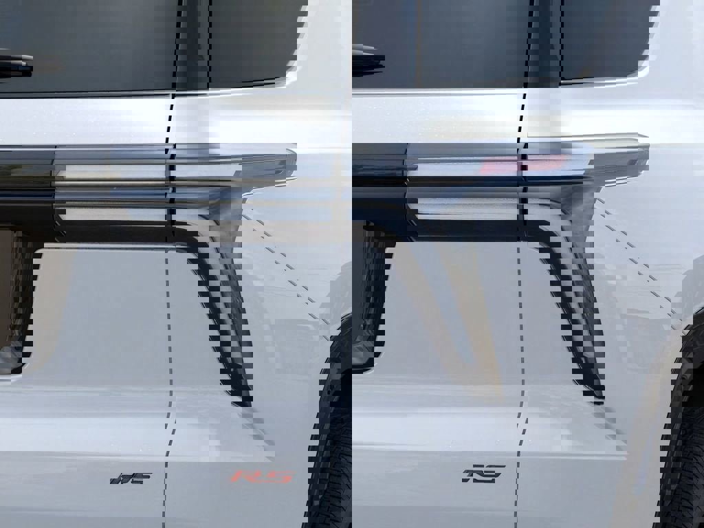 New 2026 Chevrolet Traverse RS w/ LPO, Floor Liner Package image 11