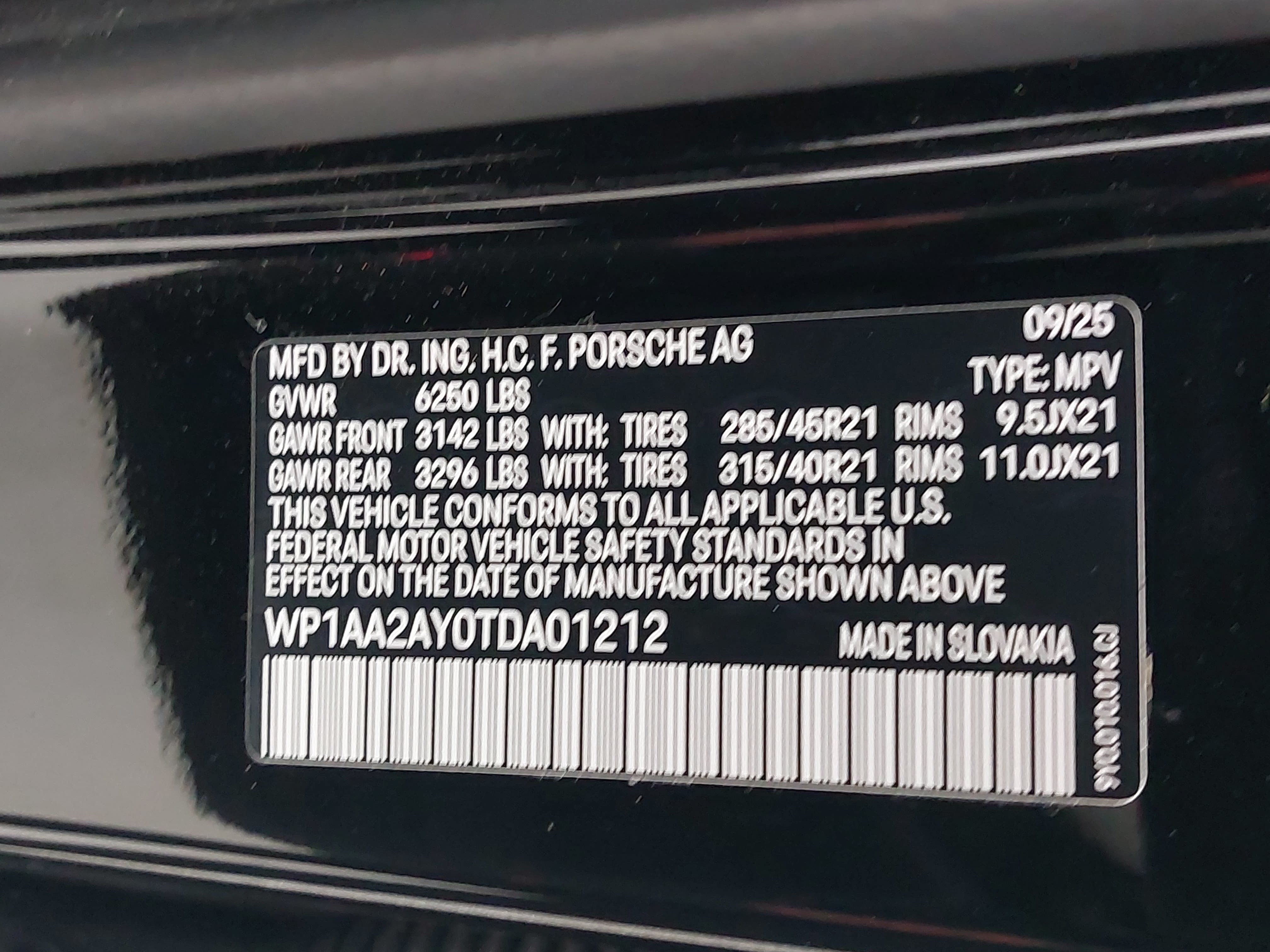 Certified 2026 Porsche Cayenne AWD/4WD image 38
