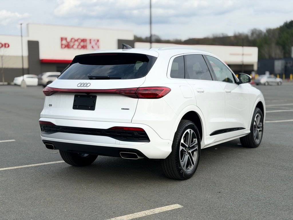 Used 2025 Audi Q5 Premium w/ Convenience Package image 7