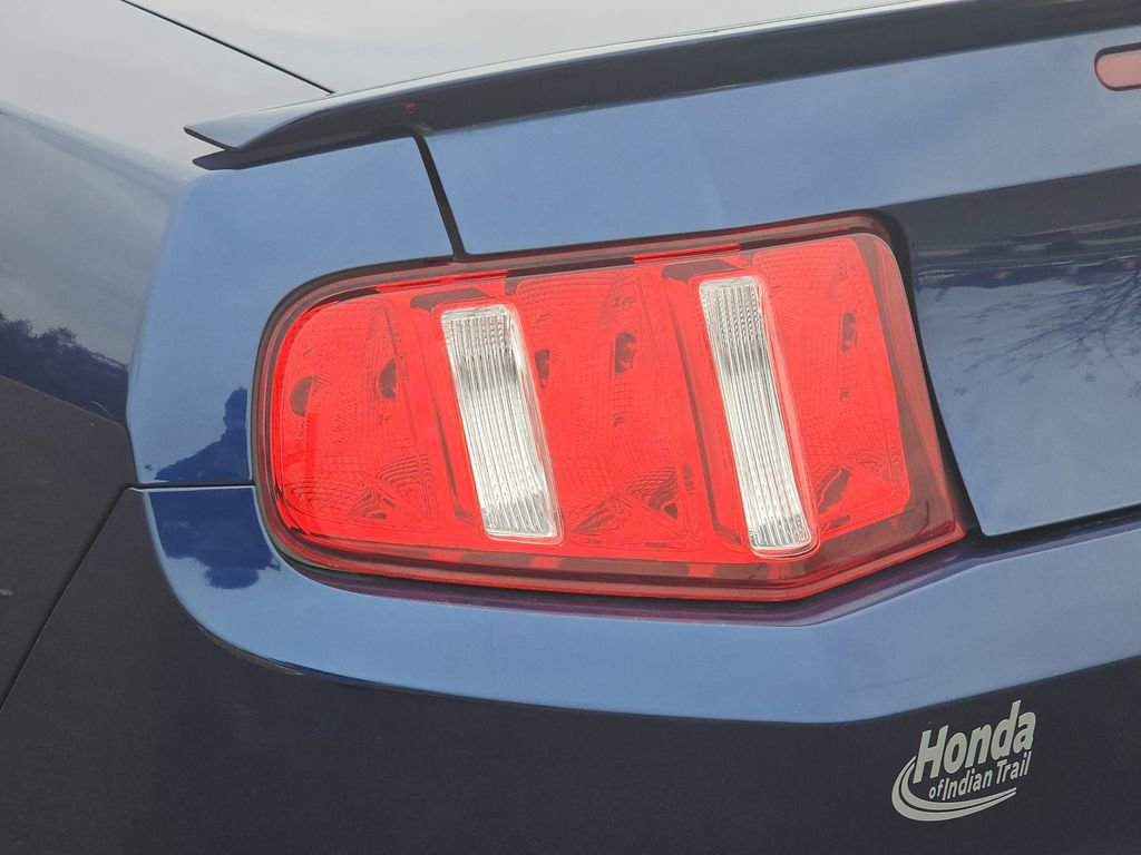 Used 2010 Ford Mustang Convertible image 34