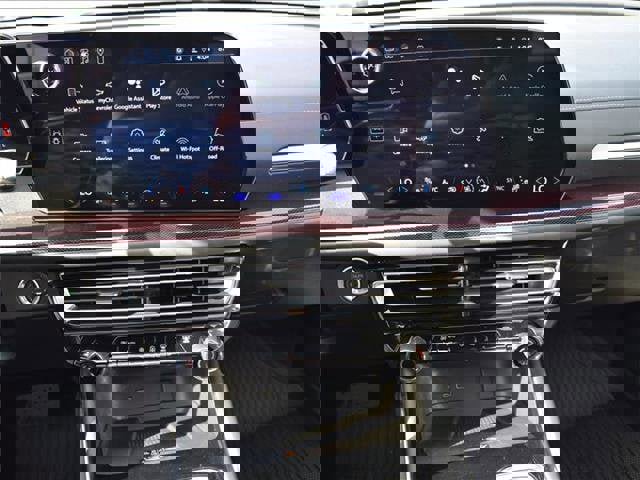 New 2026 Chevrolet Traverse Z71 w/ LPO, Floor Liner Package image 14