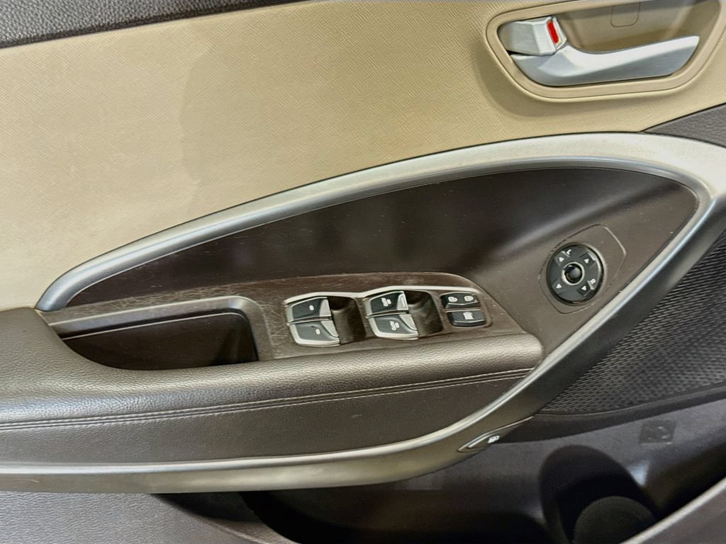 Used 2017 Hyundai Santa Fe Sport FWD image 17