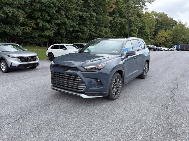 Used 2025 Toyota Grand Highlander AWD Hybrid image 3