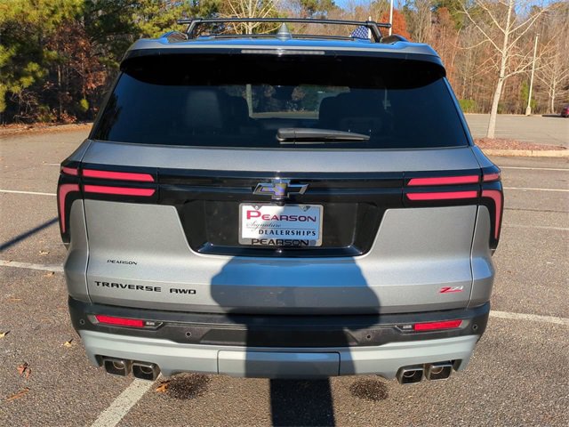 Used 2024 Chevrolet Traverse Z71 image 5