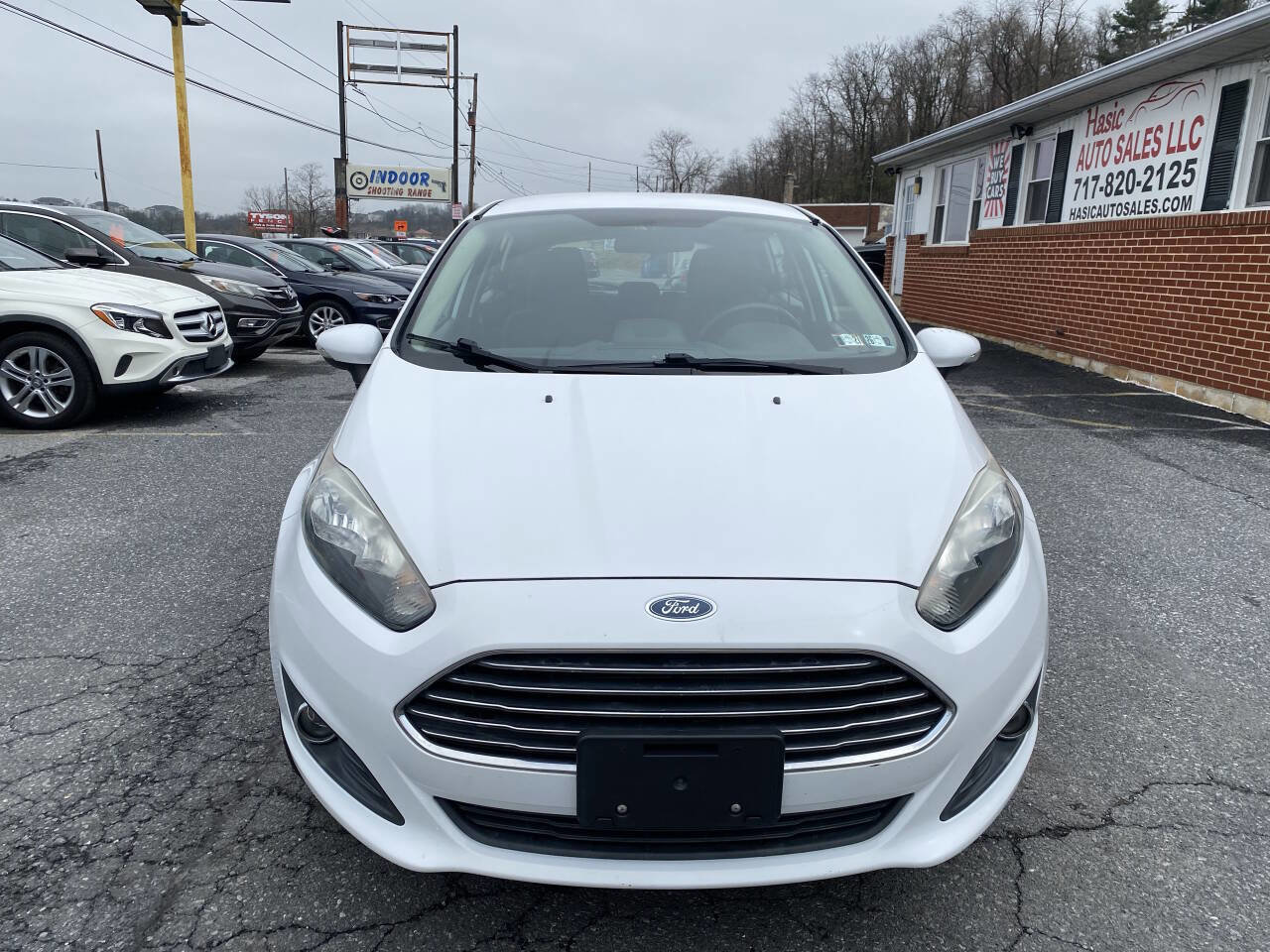 Used 2014 Ford Fiesta SE w/ Equipment Group 201A image 3