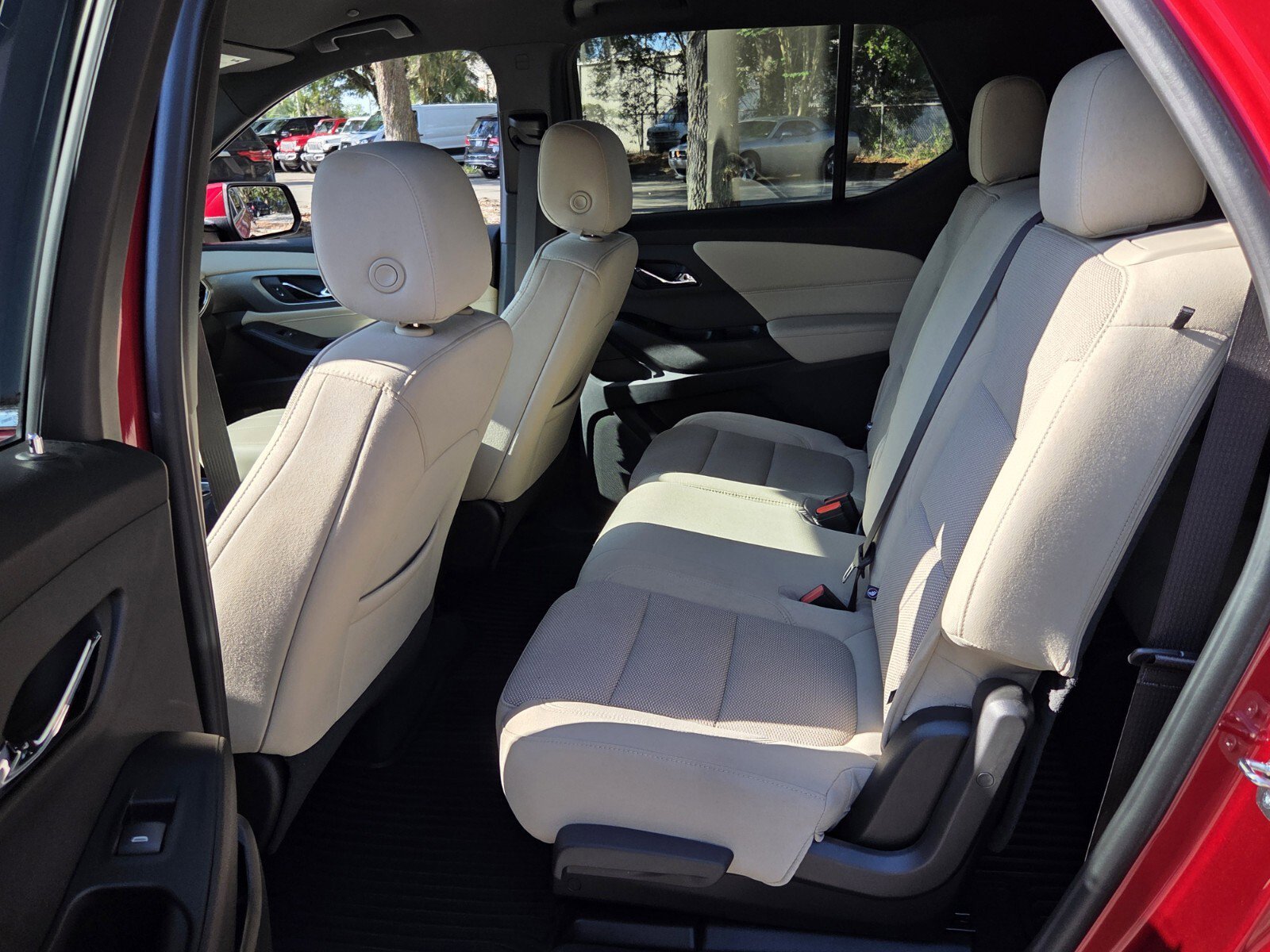 Certified 2023 Chevrolet Traverse LT FWD image 13