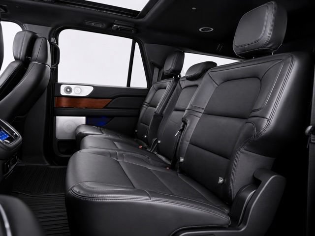 Used 2022 Lincoln Navigator L Reserve AWD/4WD image 20