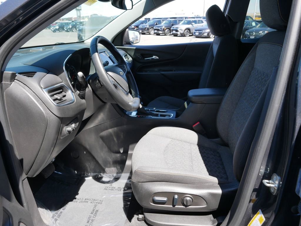 Used 2023 Chevrolet Equinox LT AWD/4WD image 16