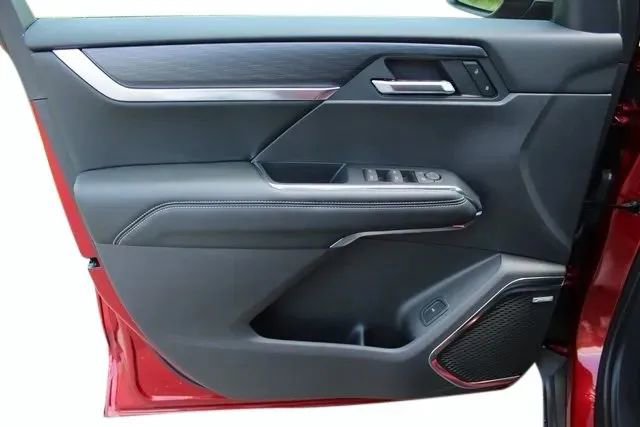 New 2025 GMC Acadia Elevation w/ Elevation Premium Package image 12