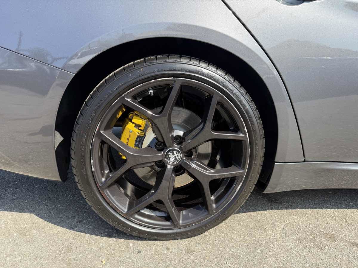 Used 2019 Alfa Romeo Giulia w/ Nero Edizione image 9