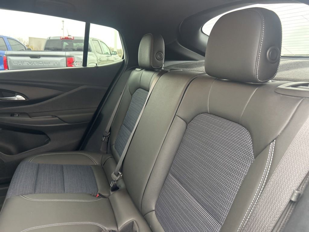 Certified 2025 Buick Envista Preferred image 37