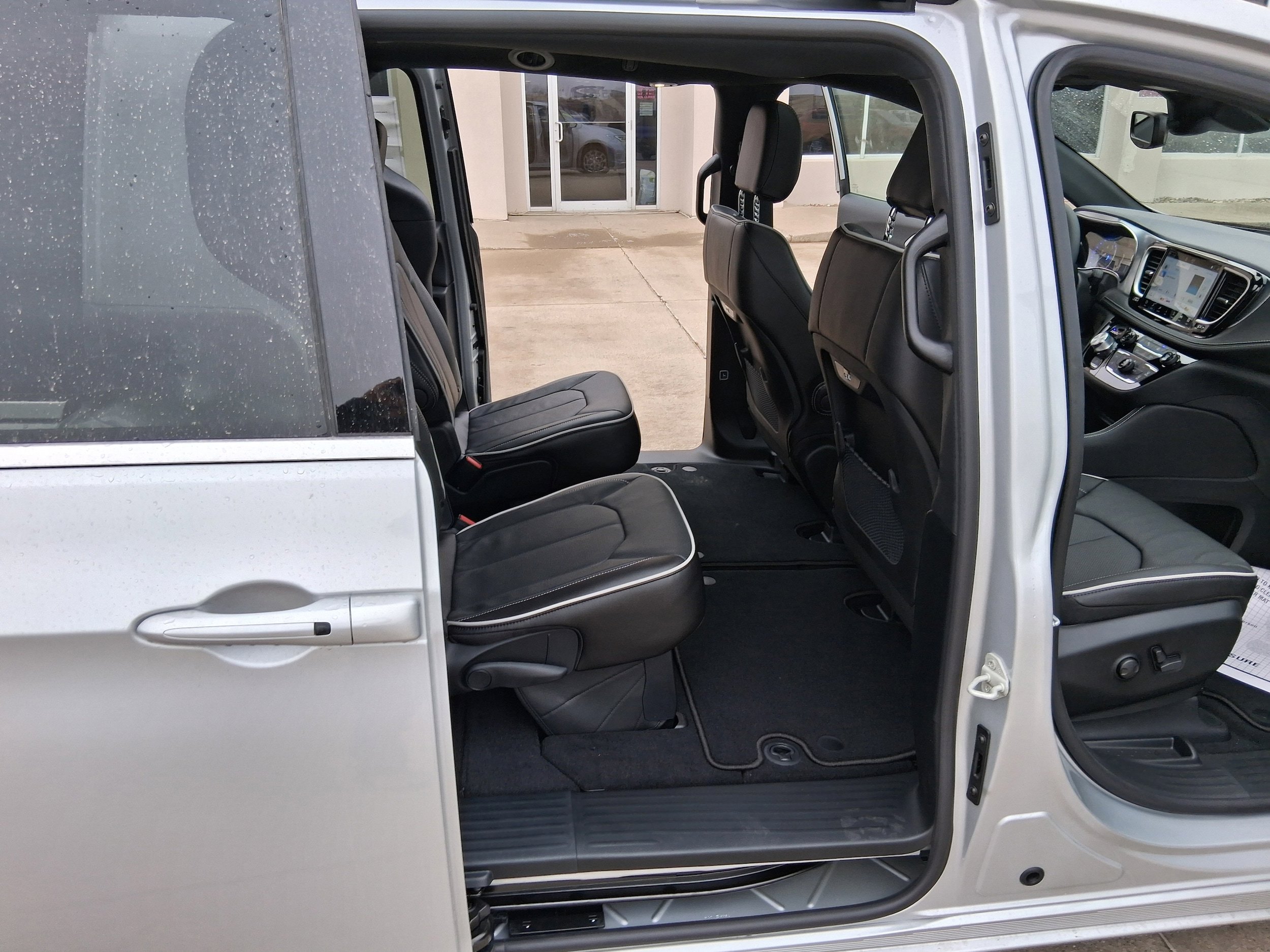 New 2026 Chrysler Pacifica Limited image 19