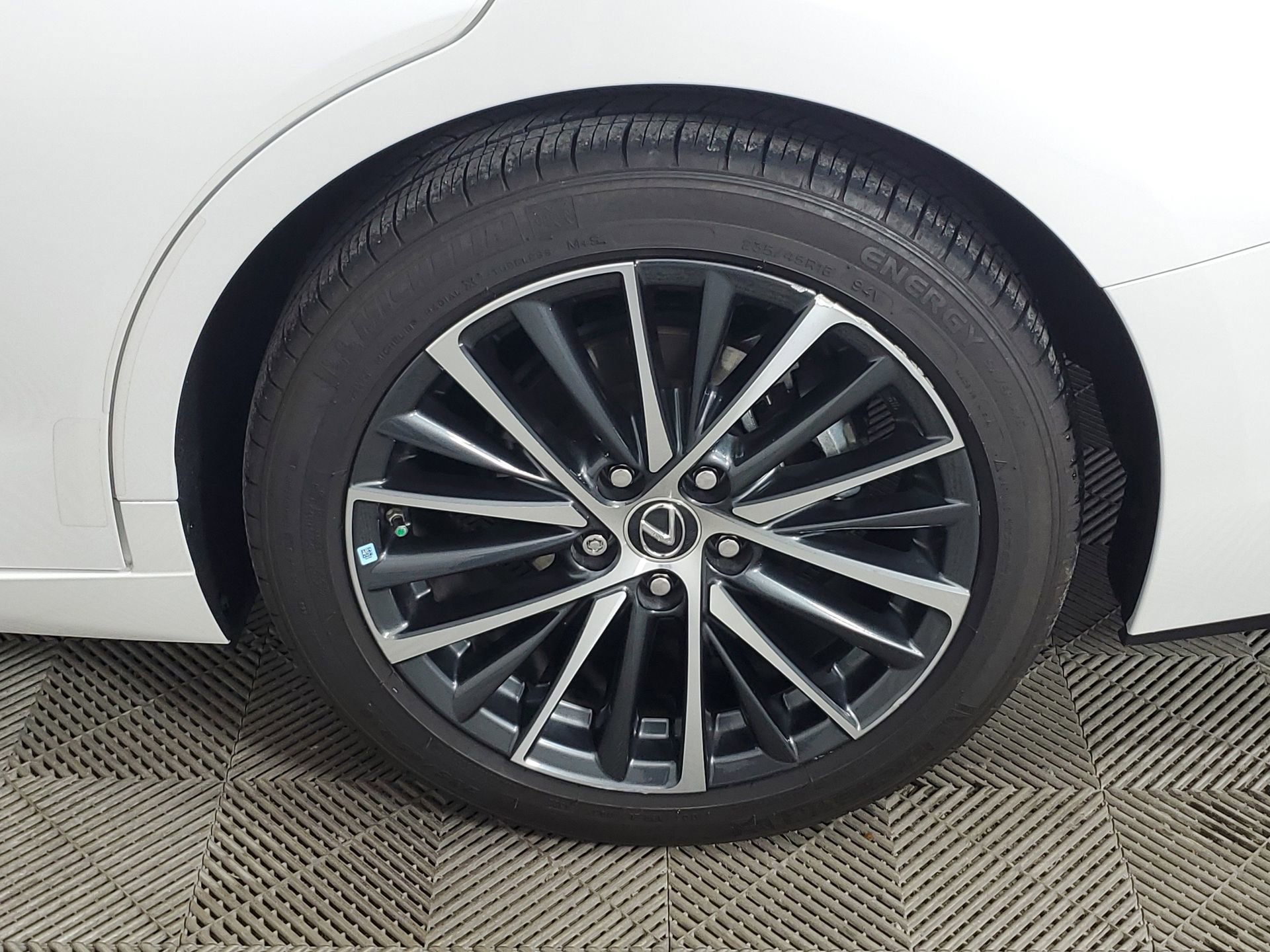 Used 2023 Lexus ES 350 w/ Premium Package image 18