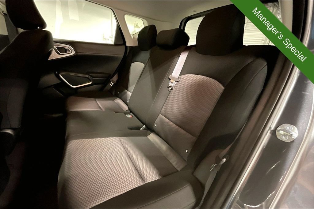 Used 2025 Kia Soul LX w/ LX Technology Package FWD image 31