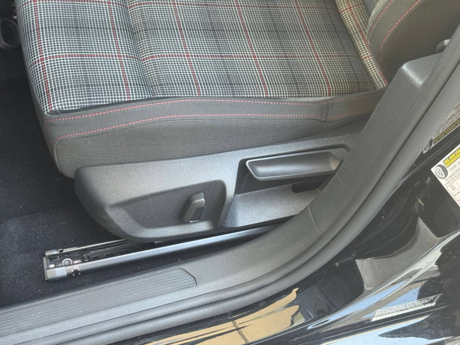 Used 2026 Volkswagen Golf S FWD image 23