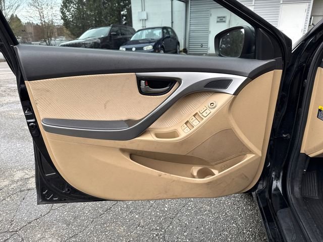 Used 2013 Hyundai Elantra GLS w/ Preferred Pkg image 17