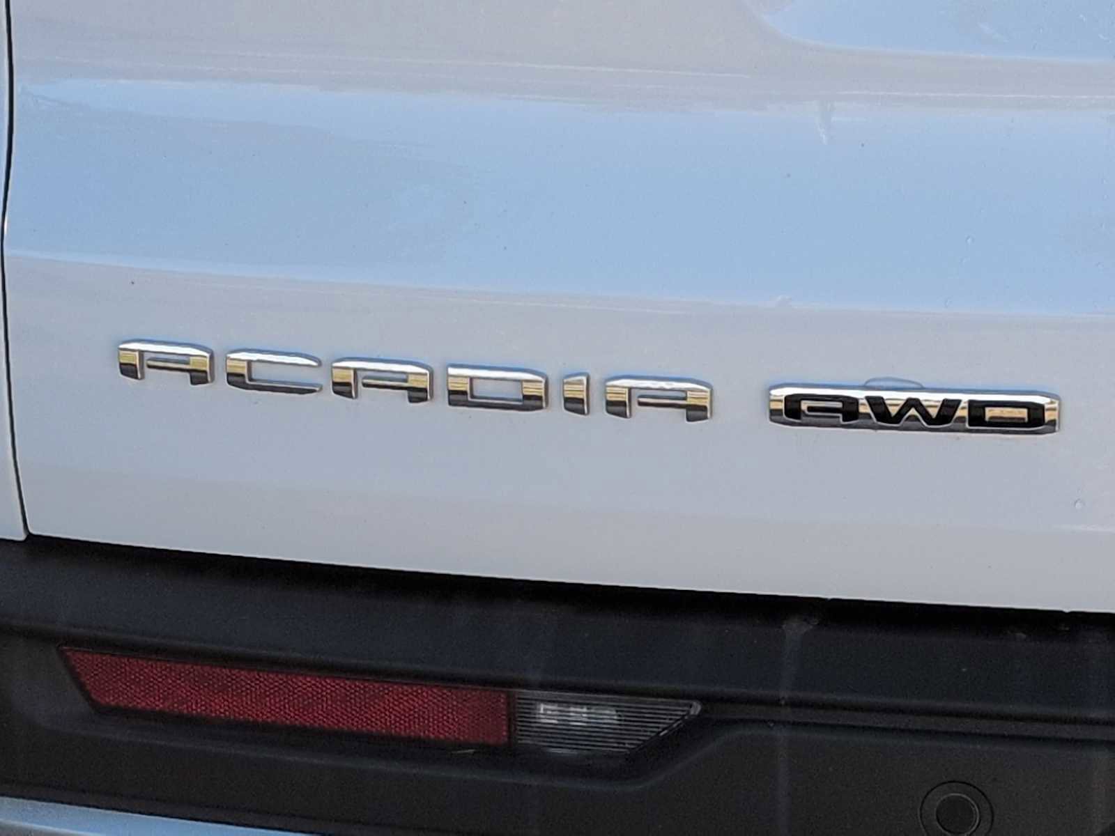 Used 2024 GMC Acadia Elevation image 13