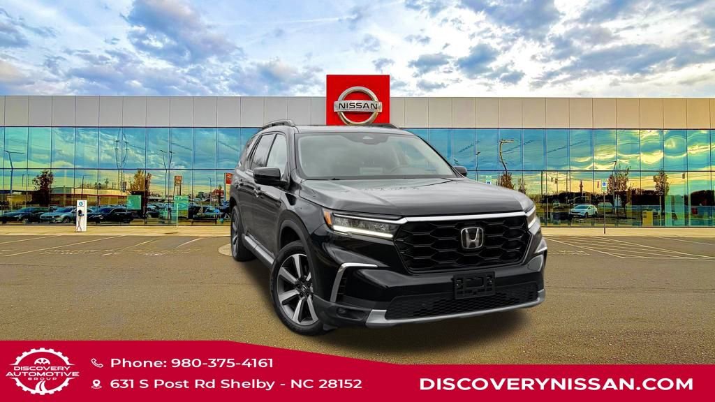 Used 2024 Honda Pilot Touring image 1