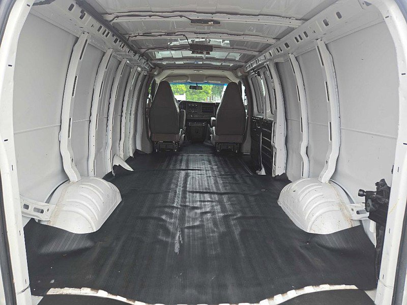 Used 2021 Chevrolet Express 2500 Extended image 11