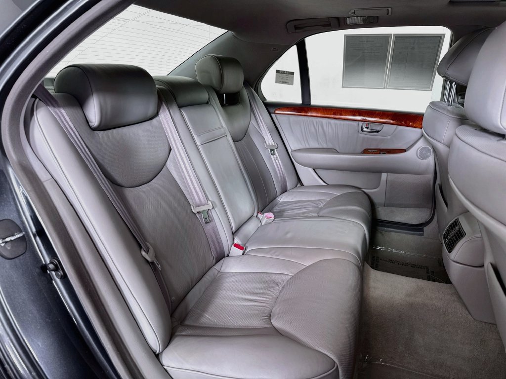 Used 2004 Lexus LS 430 w/ Modern Luxury Pkg RWD image 33