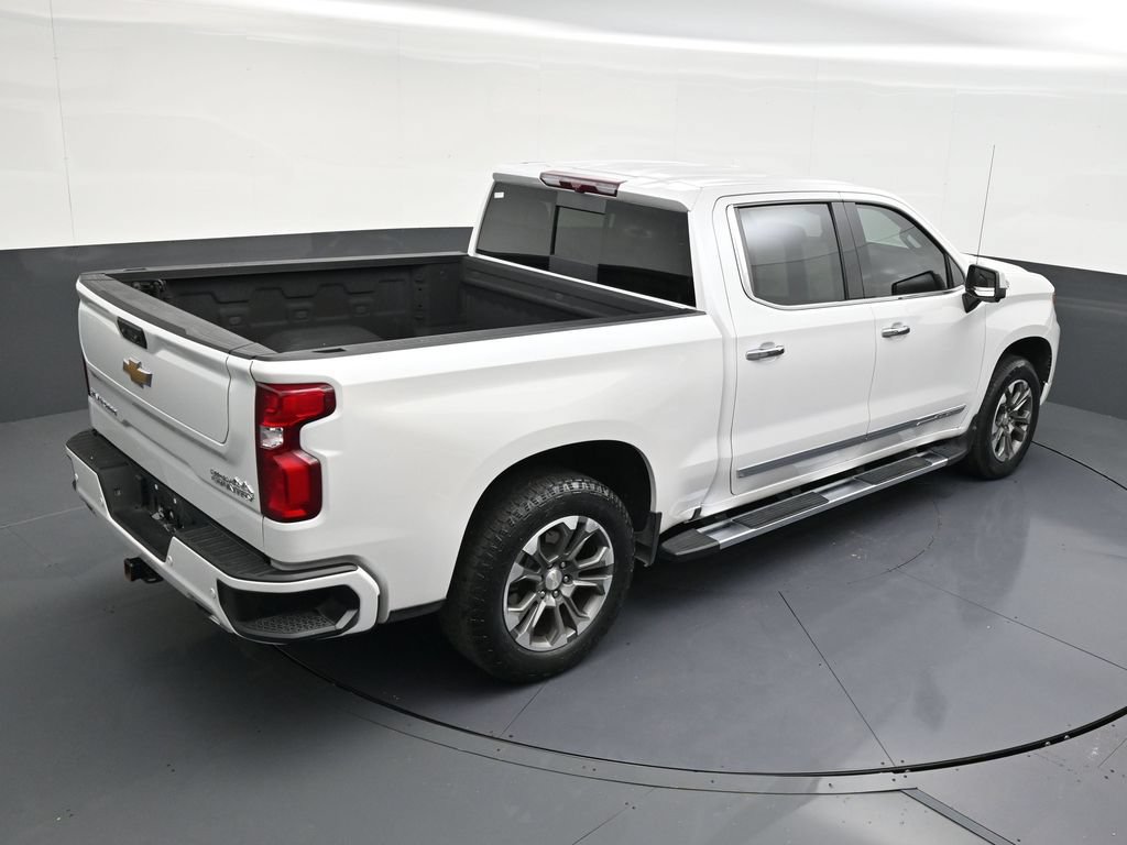 Used 2024 Chevrolet Silverado 1500 High Country AWD/4WD image 16